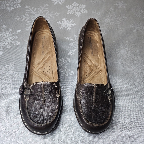 Naturalizer Dark Brown Loafers Wedges Button Elastic Comfortable Leather Sz 7M - Picture 2 of 16